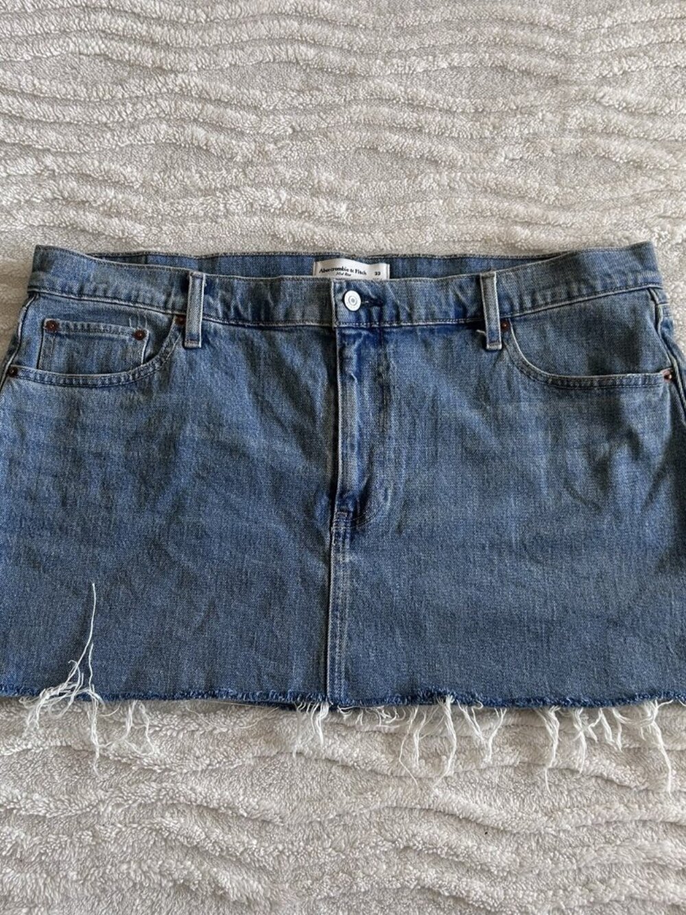 Abercrombie & Fitch Women's Blue Denim Mini Skirt Medium Wash Size 33